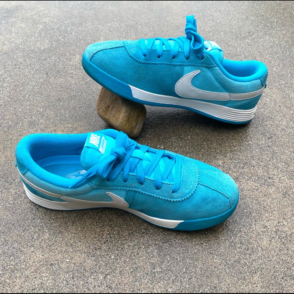 Nike Size 7 Retro Shoe - Picture 11 of 12